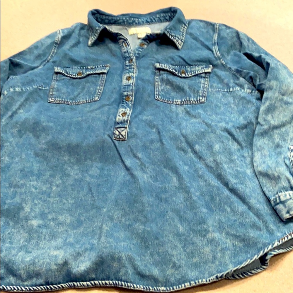 Jean shirt pull over gently loved